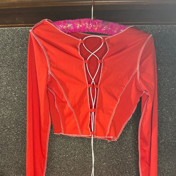 Liv a lil - Picture 1 of 3